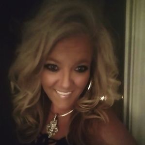 Meet your Posher, Leslie